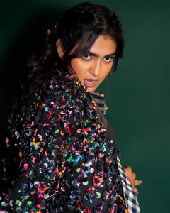 parvathy-thiruvothu-different-shades-trending-photos-004