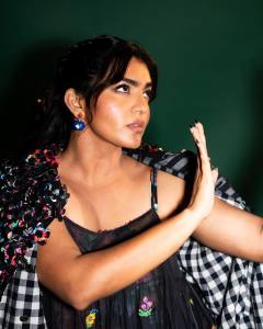 parvathy-thiruvothu-different-shades-trending-photos-005