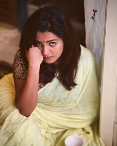 parvathy-thiruvothu-different-shades-trending-photos-013