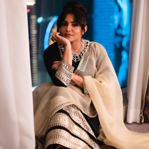 parvathy-thiruvothu-different-shades-trending-photos-019