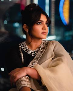 parvathy-thiruvothu-different-shades-trending-photos-020