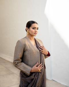 parvathy-thiruvothu-different-shades-trending-photos-030