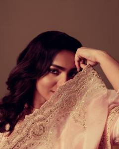 parvathy-thiruvothu-different-shades-trending-photos-041