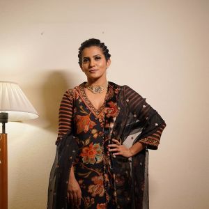 parvathy thiruvothu images2341-002