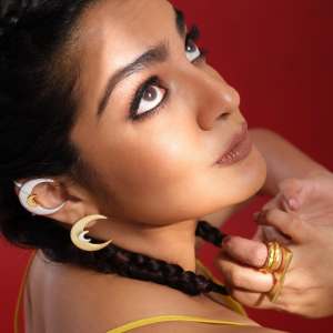 parvathy-thiruvothu-in-black-and-white-colour-dress-ideas-photos-001