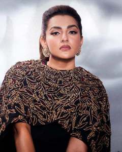 parvathy-thiruvothu-in-black-gown-type-heavy-design-for-party-outfit-photos-006