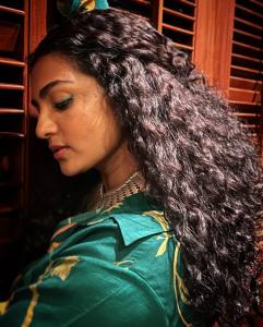 parvathy-thiruvothu-in-green-outfit-photos-003