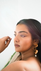 parvathy-thiruvothu-in-latest-trending-outfit-attire-ideas-photos-022