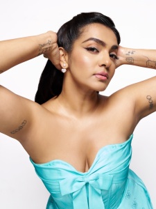 parvathy-thiruvothu-in-light-blue-gown-type-dress-style-photos-001