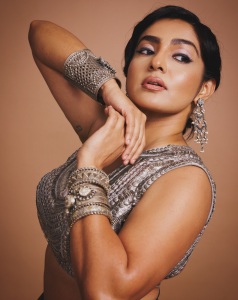 parvathy-thiruvothu-in-party-wear-heavy-design-blouse-style-photos-003
