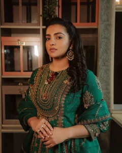 parvathy-thiruvothu-in-party-wear-lehenga-dress-green-colour-photos-001