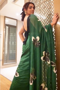 parvathy-thiruvothu-in-traditional-saree-look-photos