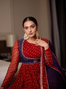 parvathy-thiruvothu-latest-makeover-look-photos-006