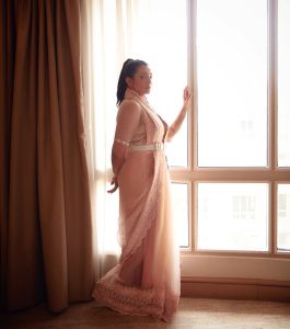 parvathy-thiruvothu-latest-photoshoot-in-saree-images-001