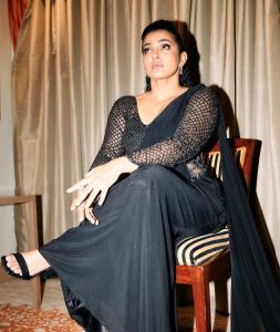 parvathy-thiruvothu-latest-photoshoot-in-saree-images-015