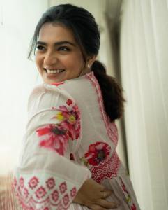 parvathy-thiruvothu-latest-pics-0513-005