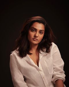 parvathy-thiruvothu-new-photo-shoot-01-001