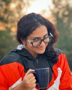 parvathy-thiruvothu-new-photos-without-makeup-004