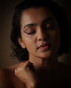 parvathy thiruvothu new photoshoot pics