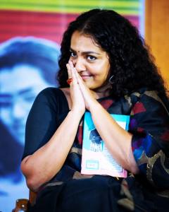 parvathy-thiruvothu-new-pics