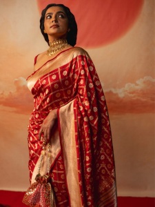 parvathy-thiruvothu-stylish-outfit-images-021