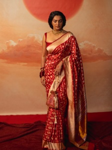 parvathy-thiruvothu-stylish-outfit-images-025