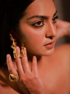 parvathy-thiruvothu-viral-photos-latest-012