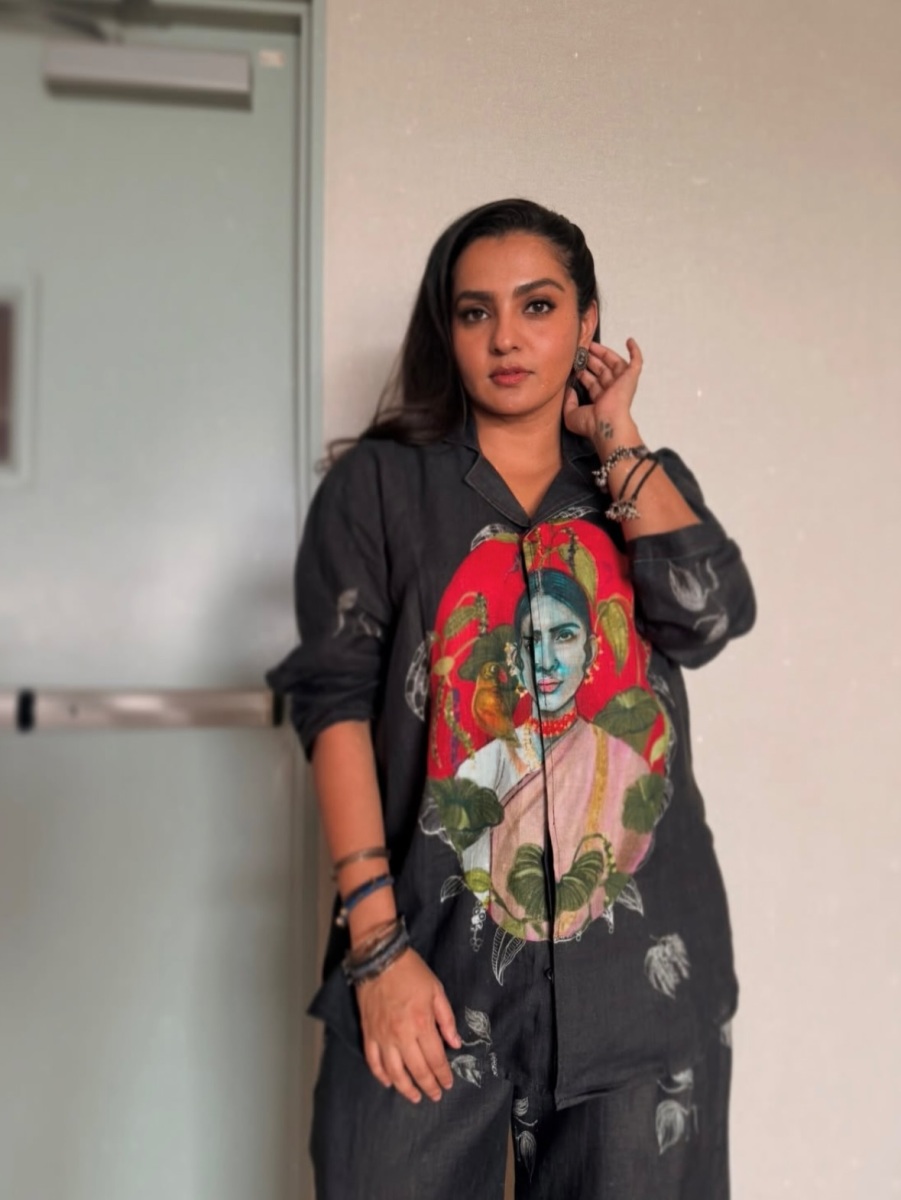 parvathy-thiruvothu-in-trending-co-ord-set-from-house-of-urmi-photos-004