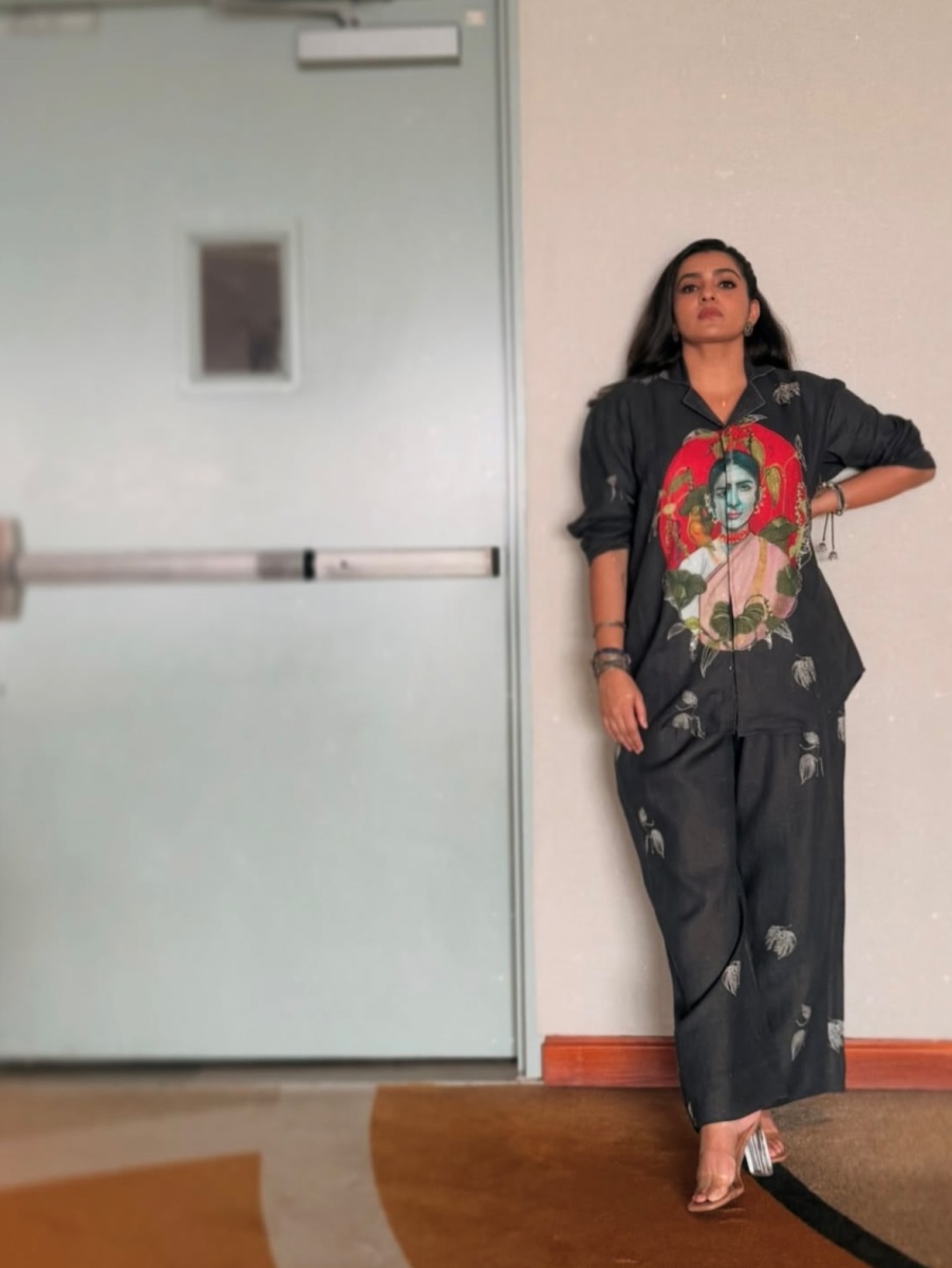 parvathy-thiruvothu-in-trending-co-ord-set-from-house-of-urmi-photos-007