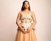 parvathy-thiruvothu-in-strapless-Mesh-Fabric-With-Contrast-Sequin-Decor-Flared-Skirt-Suitable-For-Party-Wear-Wedding-photos-010