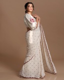 parvathy-thiruvothu-in-dot-print-saree-with-blouse-style-ideas-photos-001