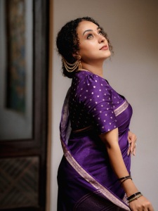 pearle-maaney-in-pattu-saree-photos-006