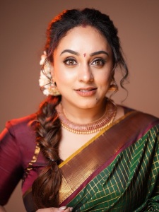 pearle-maaney-in-pattu-saree-photos-012