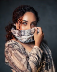 pearle-maaney-in-printed-saree-photos