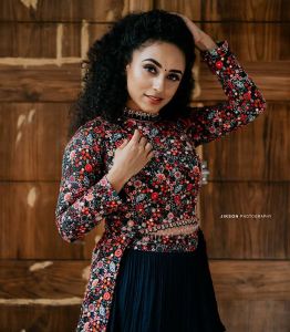 pearle maaney instagram photos 9098-007