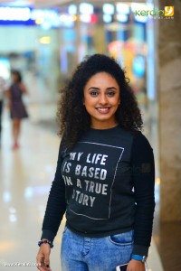 pearle-maaney-pics-444-00229