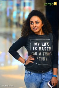 pearle-maaney-stills-990-00244