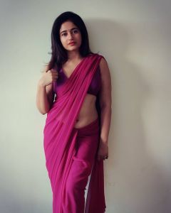 3_poonam-bajwa-pictures-005