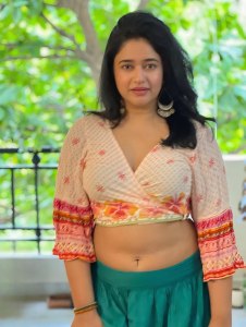 poonam-bajwa-in-trending-new-photos-007