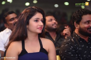 poonam-bajwa-latest-photos-03939-00460