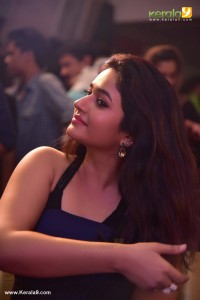 poonam-bajwa-latest-photos-03939-00850