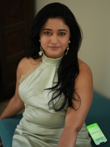 poonam-bajwa-latest-pics-002