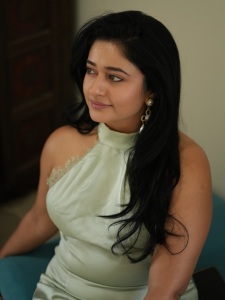 poonam-bajwa-latest-pics