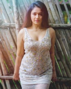 poonam-bajwa-latest-stills-005