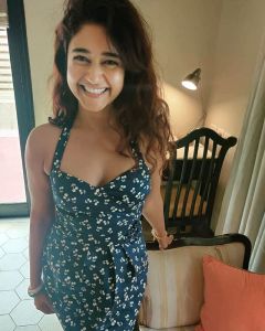 poonam bajwa new pic-001