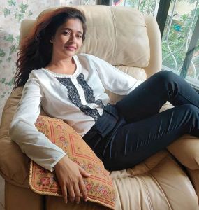 poonam bajwa new pic-002