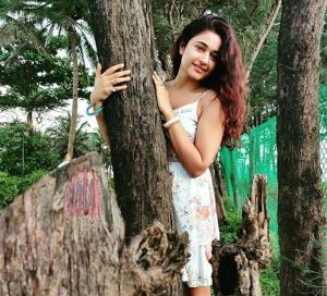 poonam bajwa new pic-008