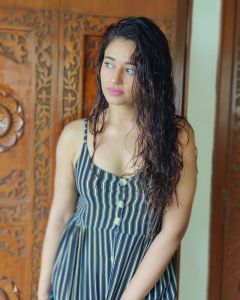 poonam bajwa new pic-011