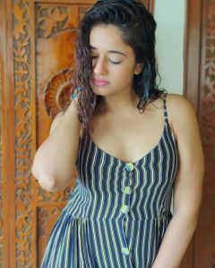 poonam bajwa new pic-012