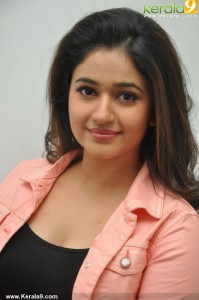 poonam-bajwa-photos-12057